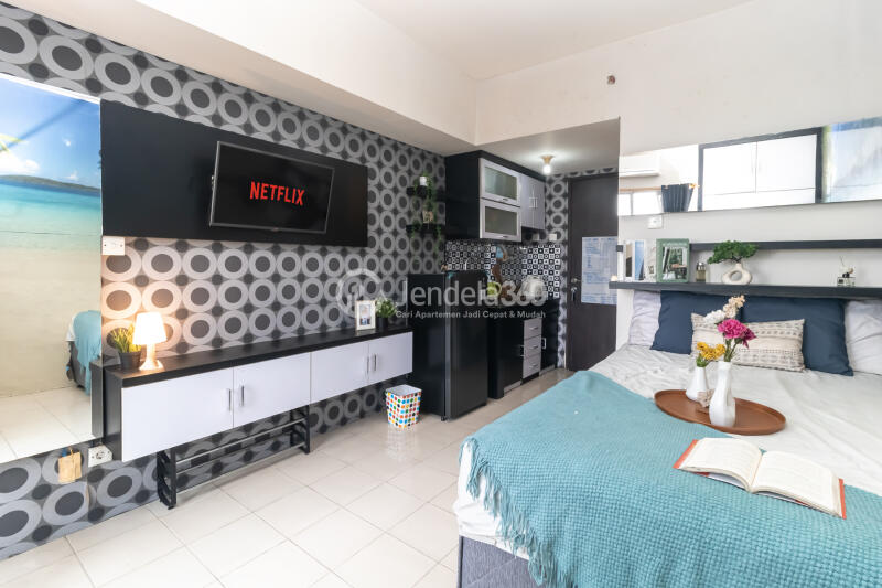 Bedroom Low Floor Studio Apartment with City View at Serpong Green View Apartment