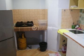 Kitchen Low Floor 3BR Apartment with  View at Mediterania Gajah Mada Apartment