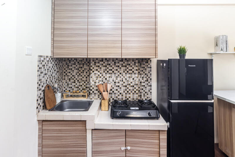 Kitchen Middle Floor 2BR Apartment with City View at Puri Park View Apartment