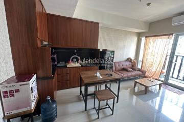 Living Room Middle Floor 1BR Apartment with City View at Skyline Paramount Serpong