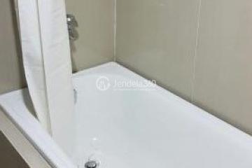 Bathroom Flawless 1BR Apartment at Skyline Paramount Serpong Middle Floor