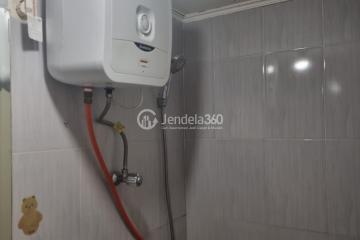Bathroom 2BR Apartment with City View at Gading Mediterania Residence