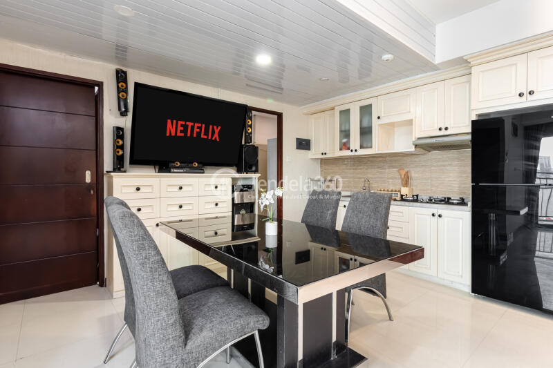 Living Room 2BR Apartment with City View at Marbella Kemang Residence Apartment
