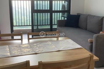 Living Room Fancy 2BR Apartment Middle Floor with  View at The Parc SouthCity