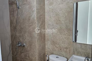 Bathroom Fancy Studio Apartment High Floor with  View at Transpark Cibubur Apartment