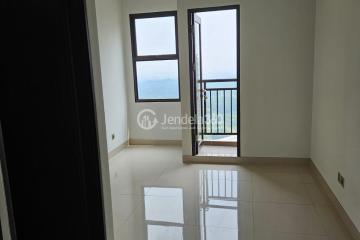 Bedroom Fancy Studio Apartment High Floor with  View at Transpark Cibubur Apartment