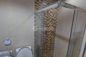 Bathroom 3BR Trivium Terrace Apartment at Tower North