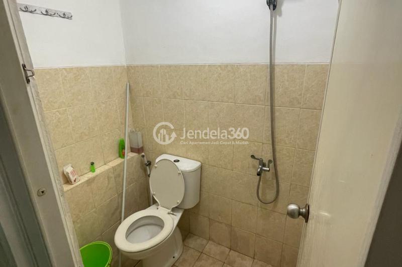 Bathroom Decorative 1BR Apartment at Green Park View Apartment Low Floor