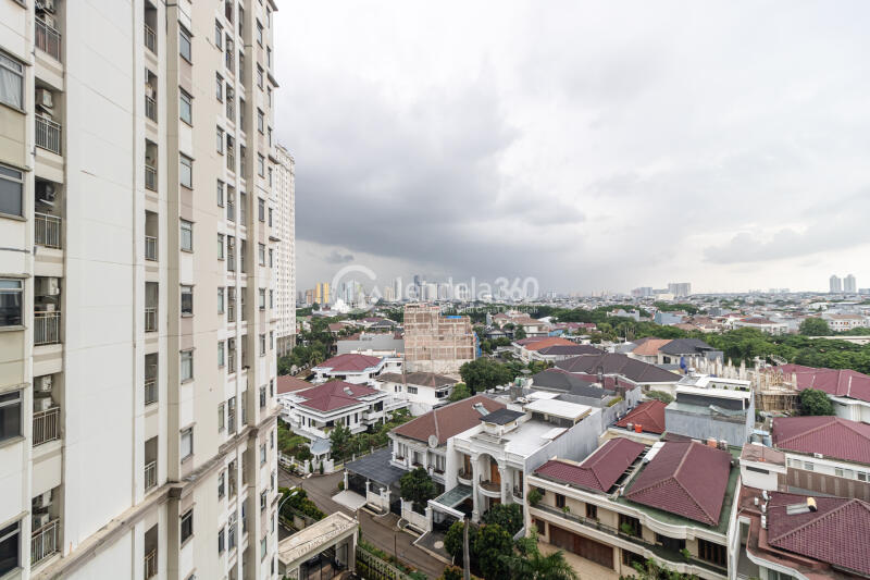 Balcony Well Located Studio Apartment at Green Lake Sunter Apartment Low Floor