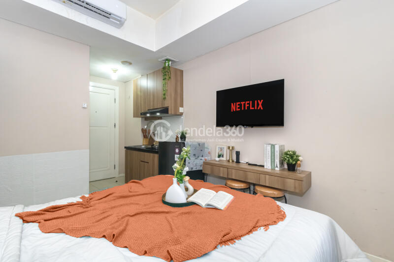 Bedroom Well Located Studio Apartment at Green Lake Sunter Apartment Low Floor