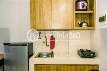 Kitchen 2BR Serpong Green View Apartment at Tower B