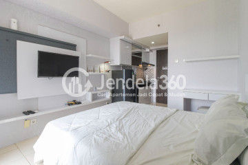 Bedroom Well-Decorated Studio Apartment with Stunning Scenery at Serpong Green View Apartment