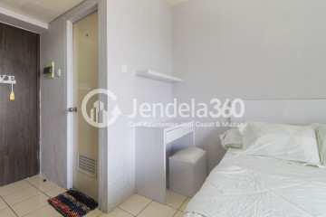 Bedroom Well-Decorated Studio Apartment with Stunning Scenery at Serpong Green View Apartment