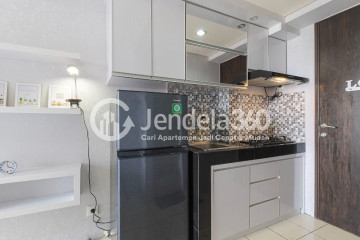 Kitchen Well-Decorated Studio Apartment with Stunning Scenery at Serpong Green View Apartment