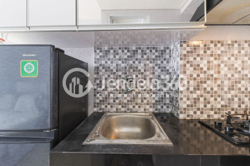 Kitchen Well-Decorated Studio Apartment with Stunning Scenery at Serpong Green View Apartment
