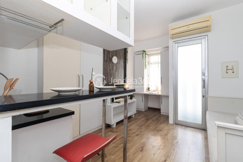 Kitchen Tidy Studio Apartment Middle Floor with City View at Green Bay Pluit Apartment