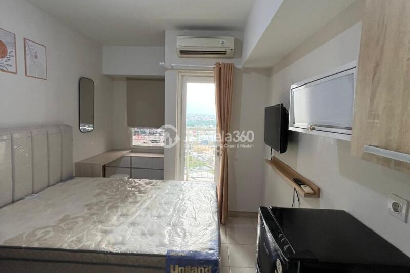 Bedroom Studio The Springlake Summarecon Apartment at High Floor