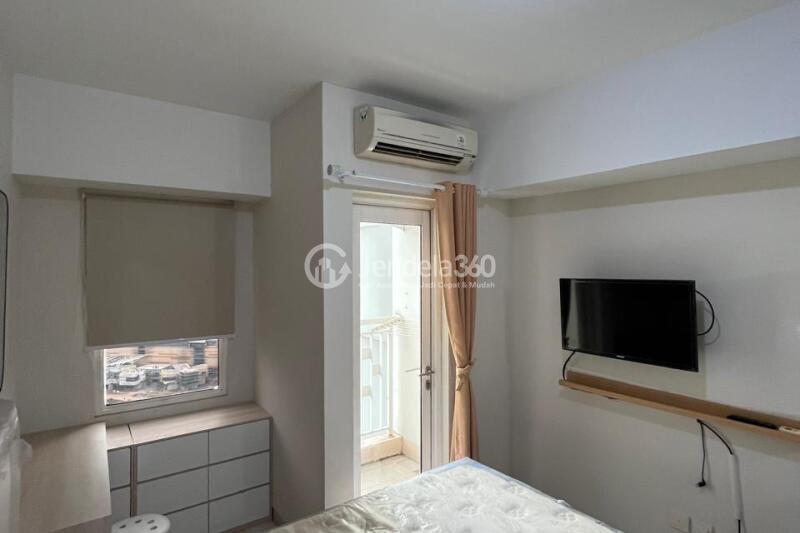 Bedroom Studio The Springlake Summarecon Apartment at High Floor
