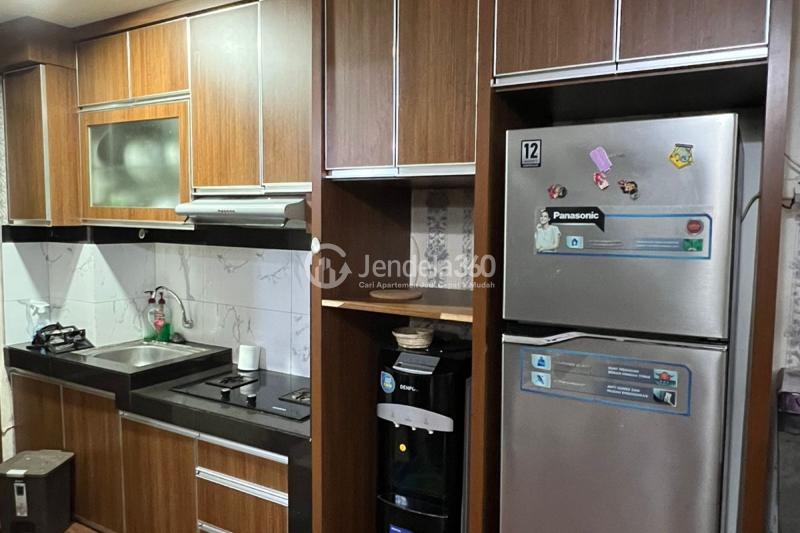 Kitchen 1BR Bandara City Apartment at Low Floor