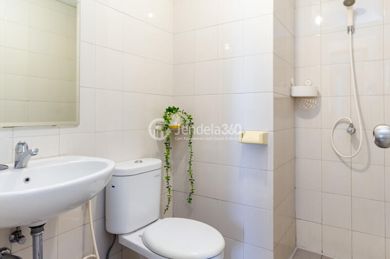 Bathroom Best Deal 2BR Apartment Low Floor with - View at Signature Park Grande