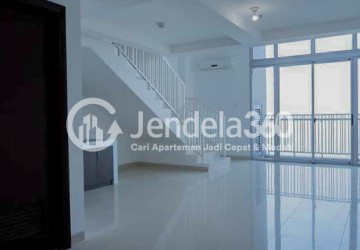 Living Room Studio Apartment with Jl S Parman View at Neo Soho Residence