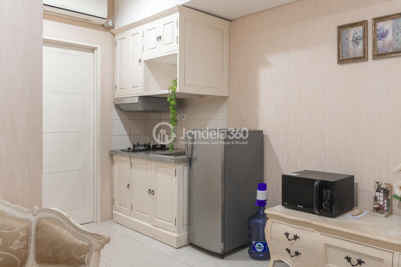 Kitchen Antique and Lovely 1BR Apartment with City View at Cosmo Terrace - Jakarta Residence Thamrin City