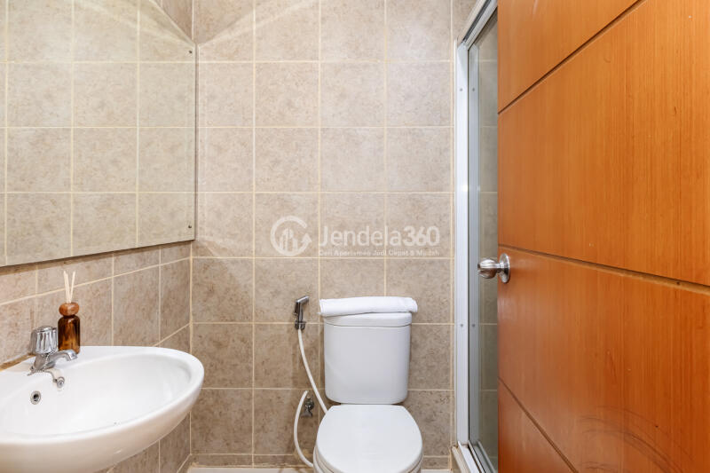 Bathroom 2 Marbella Kemang Residence Apartment 2BR Fully Furnished