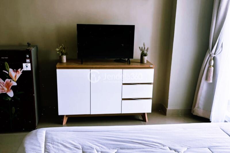 Bedroom Stylish Studio Apartment High Floor with  View at LRT City Sentul Apartment