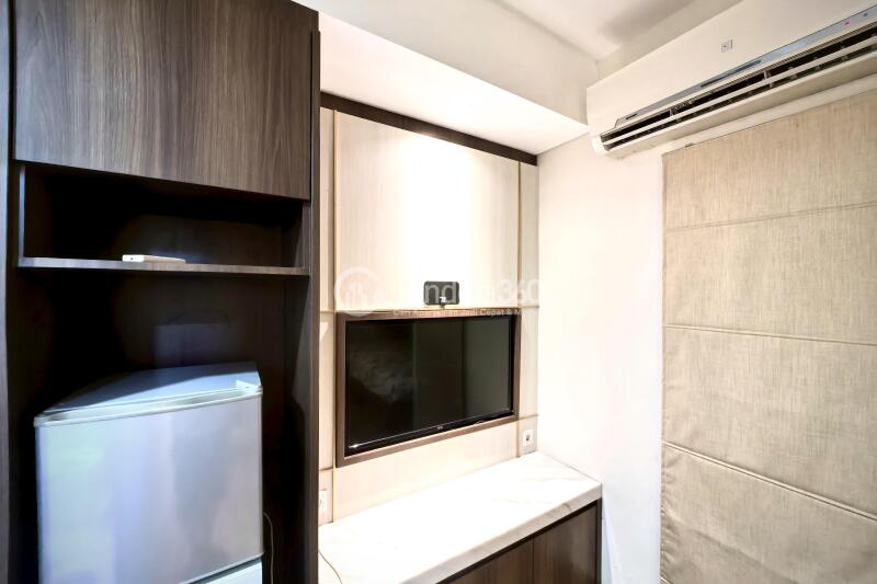 Bedroom Best Deal 1BR Apartment Middle Floor with  View at B Residence BSD