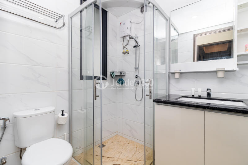 Bathroom 3BR Sky House Alam Sutera Apartment at Tower Castilla