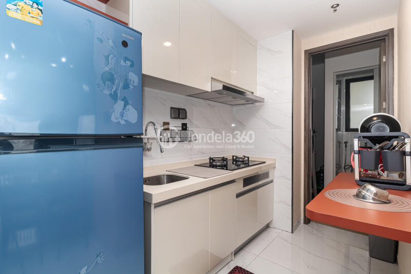Kitchen 3BR Sky House Alam Sutera Apartment at Tower Castilla