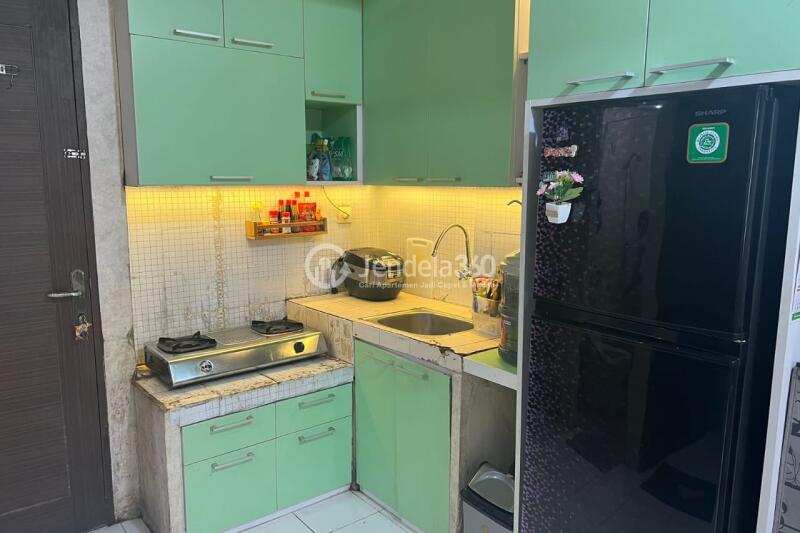 Kitchen 2BR Apartment with  View at City Park Apartment