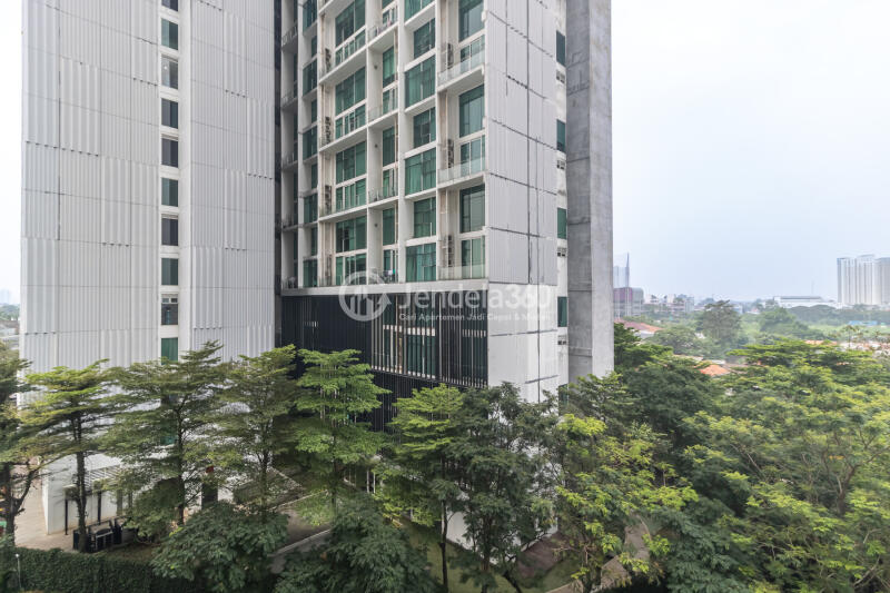 Balcony Studio Apartment with City View at Metro Park Residence