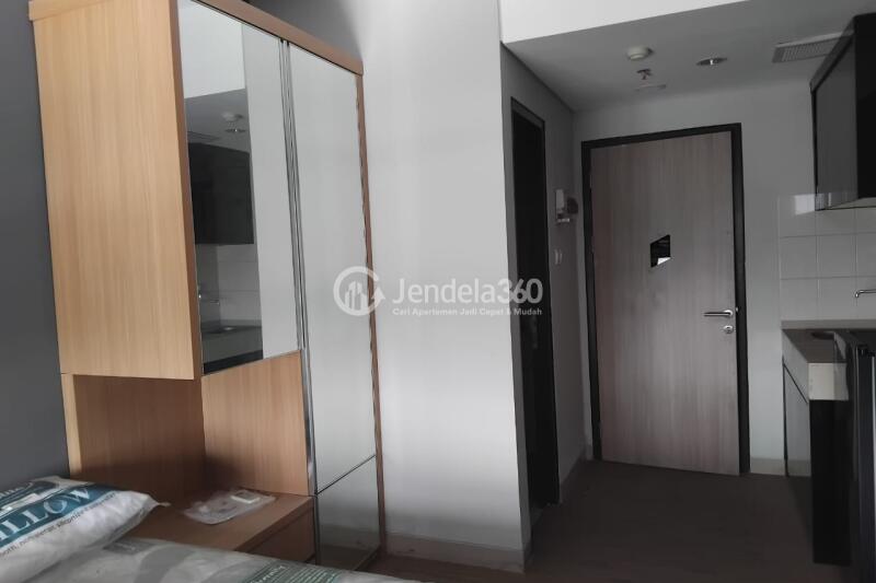 Bedroom Strategic Location Studio Apartment at Monroe Jababeka Apartment Middle Floor