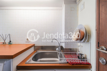 Kitchen High Floor Studio Apartment with Jakarta International Equestrian Park View at Tifolia Apartment