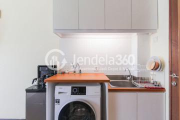 Kitchen High Floor Studio Apartment with Jakarta International Equestrian Park View at Tifolia Apartment