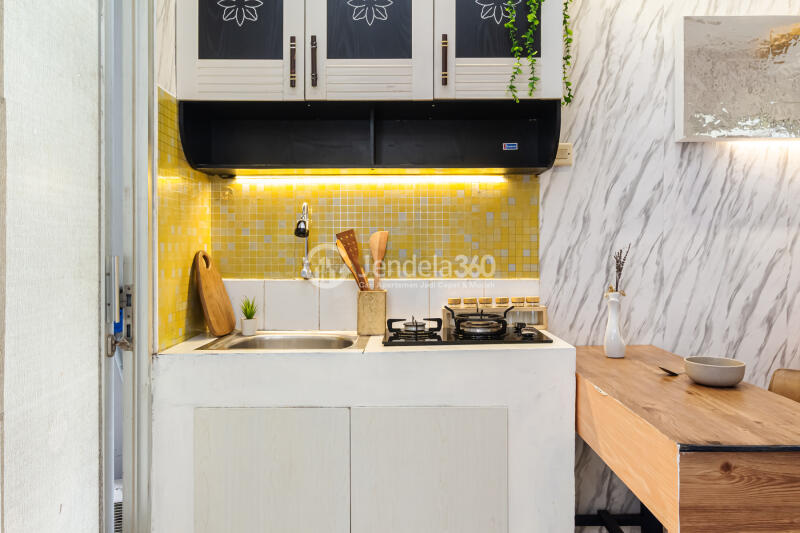Kitchen 2BR Green Bay Pluit Apartment at Middle Floor