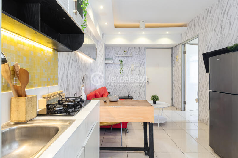 Kitchen 2BR Green Bay Pluit Apartment at Middle Floor
