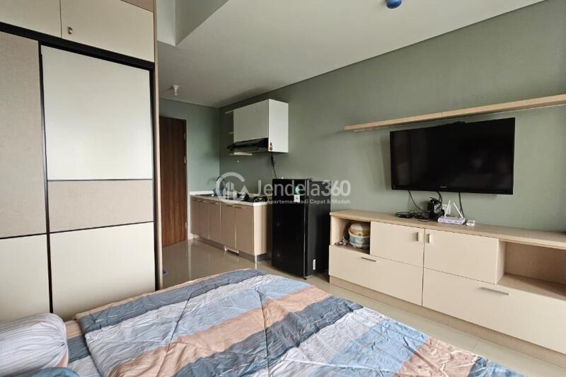 Bedroom Stylish Studio Apartment High Floor with Salak Mountain View at LRT City Sentul Apartment