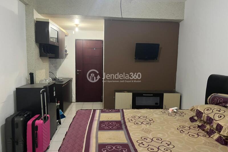 Bedroom Low Floor Studio Apartment with - View at Emerald Tower Apartment