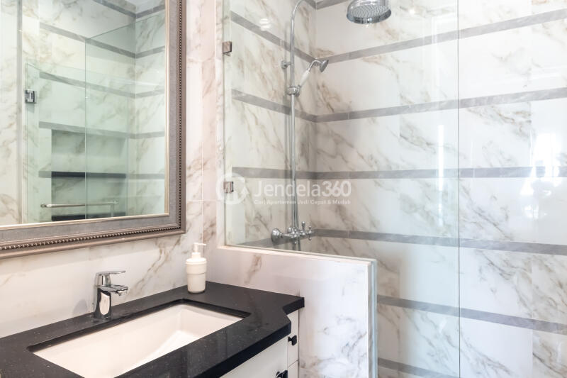 Bathroom Excellent 2BR Apartment at Belleza Apartment Tower Albergo