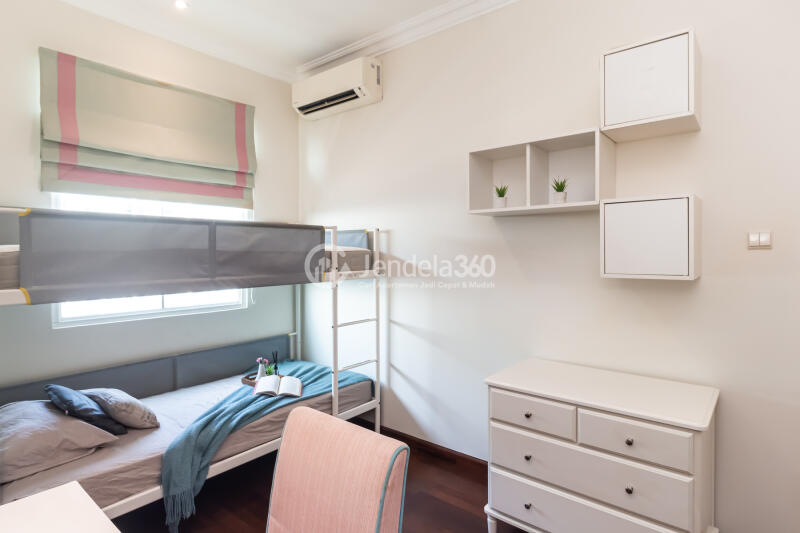 Bedroom 2 Excellent 2BR Apartment at Belleza Apartment Tower Albergo