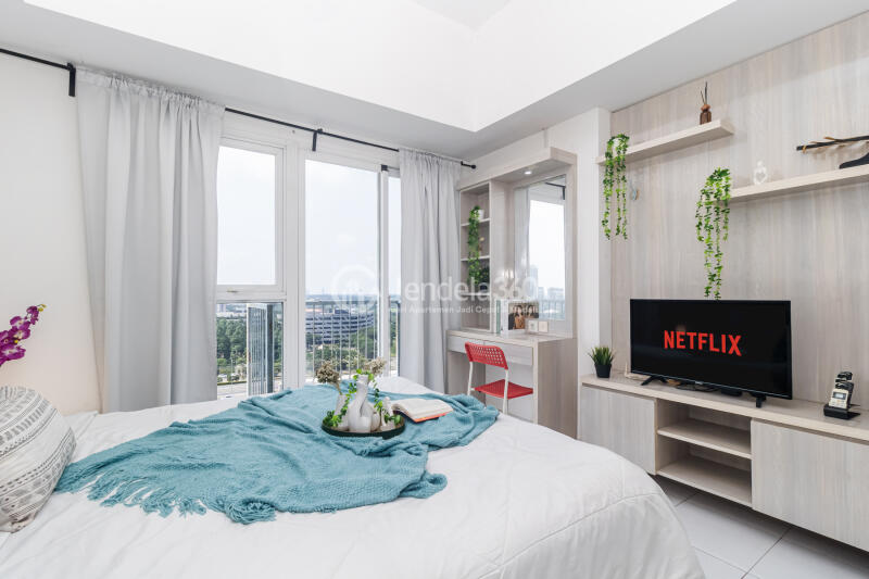 Bedroom Studio Apartment with City View at Casa De Parco Apartment