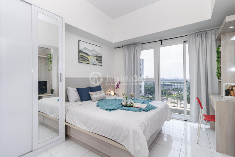Bedroom Studio Apartment with City View at Casa De Parco Apartment