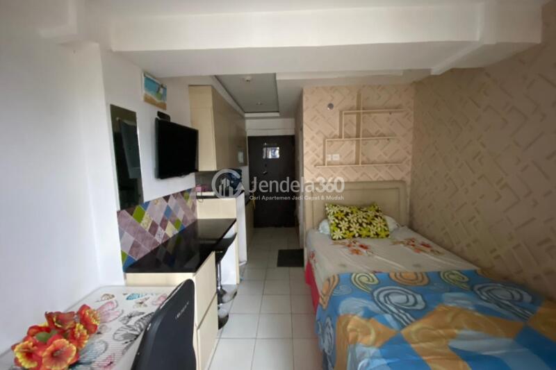 Bedroom Middle Floor Studio Apartment with Plaza Jarrdin View at The Jarrdin Cihampelas Apartment