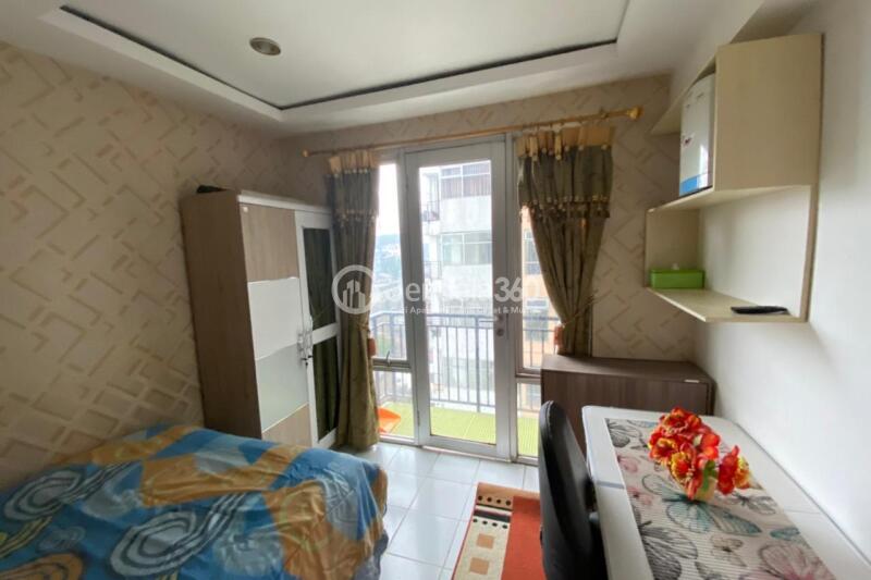 Bedroom Middle Floor Studio Apartment with Plaza Jarrdin View at The Jarrdin Cihampelas Apartment
