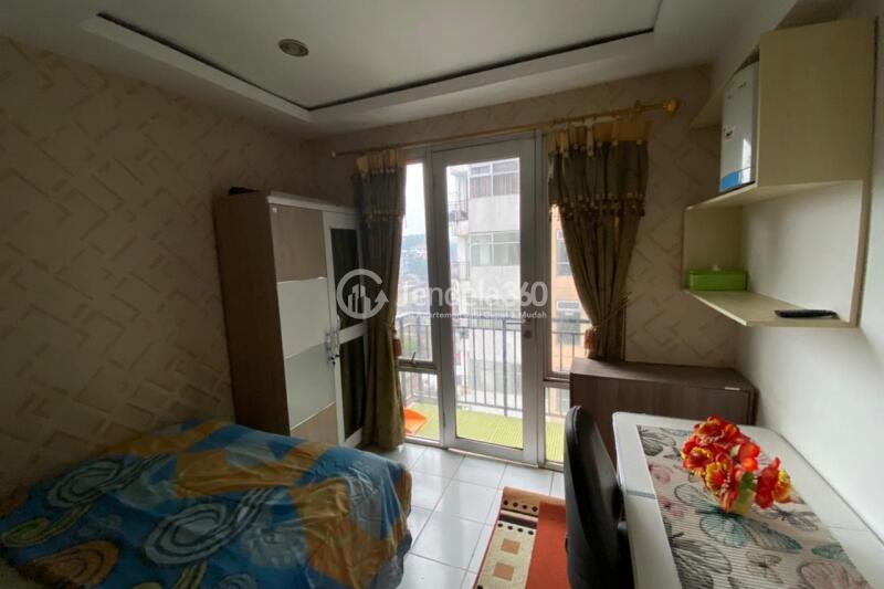 Bedroom Middle Floor Studio Apartment with Plaza Jarrdin View at The Jarrdin Cihampelas Apartment