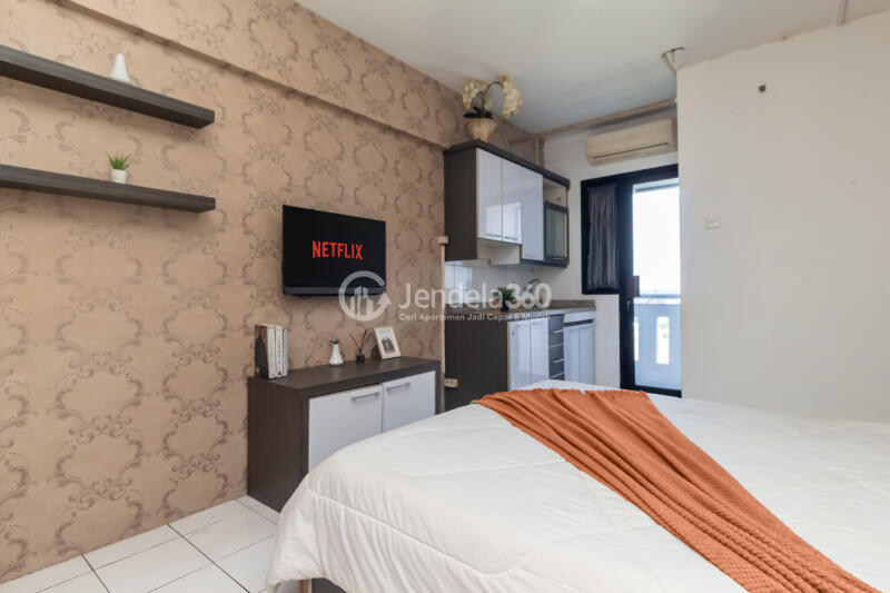 Bedroom Trendy Studio Apartment Middle Floor with  View at Kebagusan City Apartment