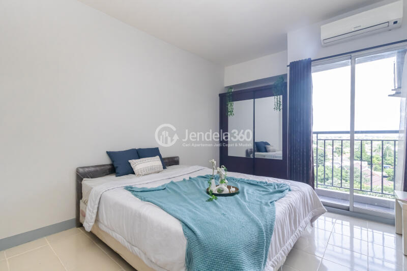 Bedroom Tidy Studio Apartment at Serpong Green View Apartment Tower B