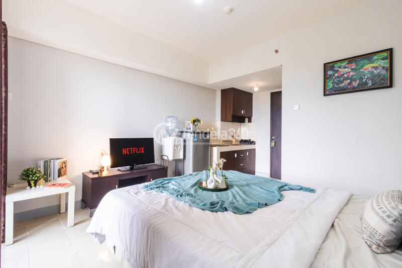 Bedroom Tidy Studio Apartment at Serpong Green View Apartment Tower B